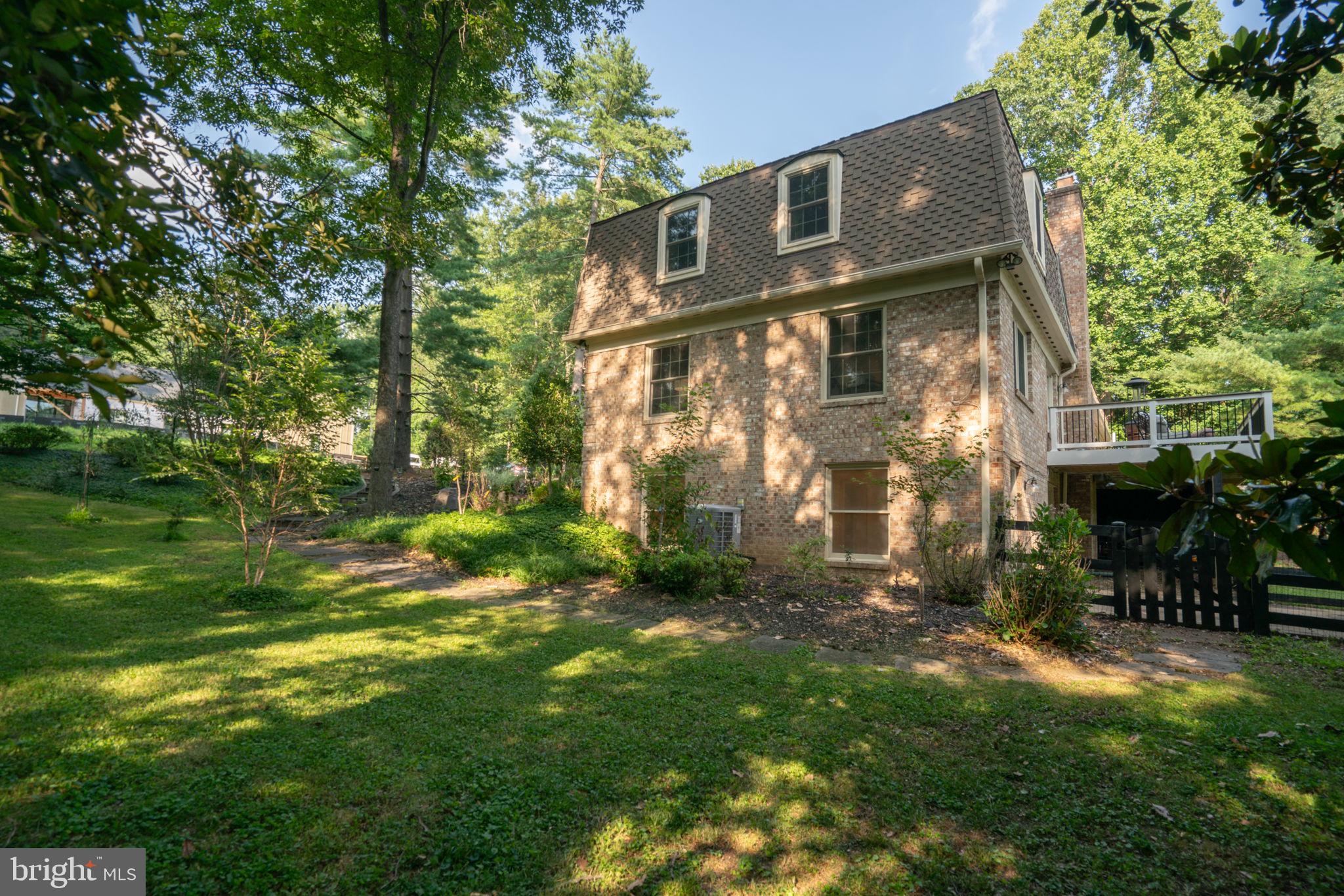 10423 DEERFOOT DRIVE