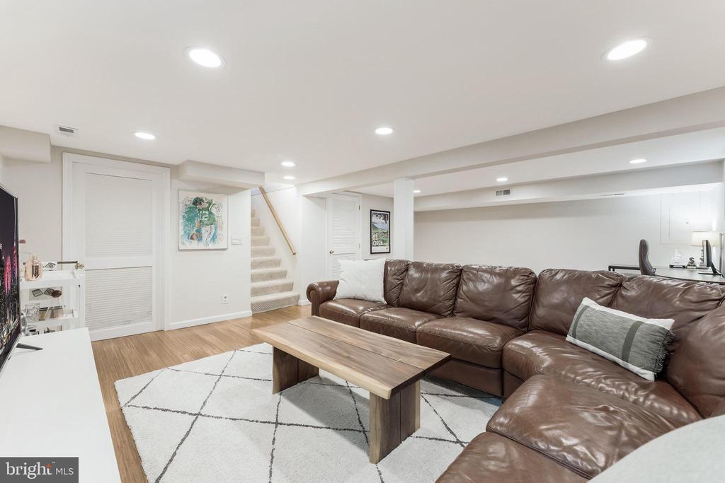 2907 MONROE PLACE