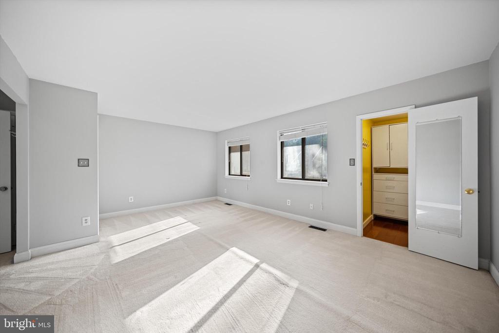 3895 STEPPES COURT Unit: 3895B