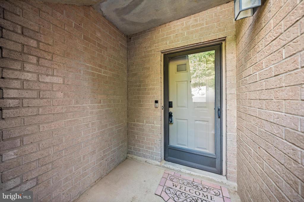 3895 STEPPES COURT Unit: 3895B