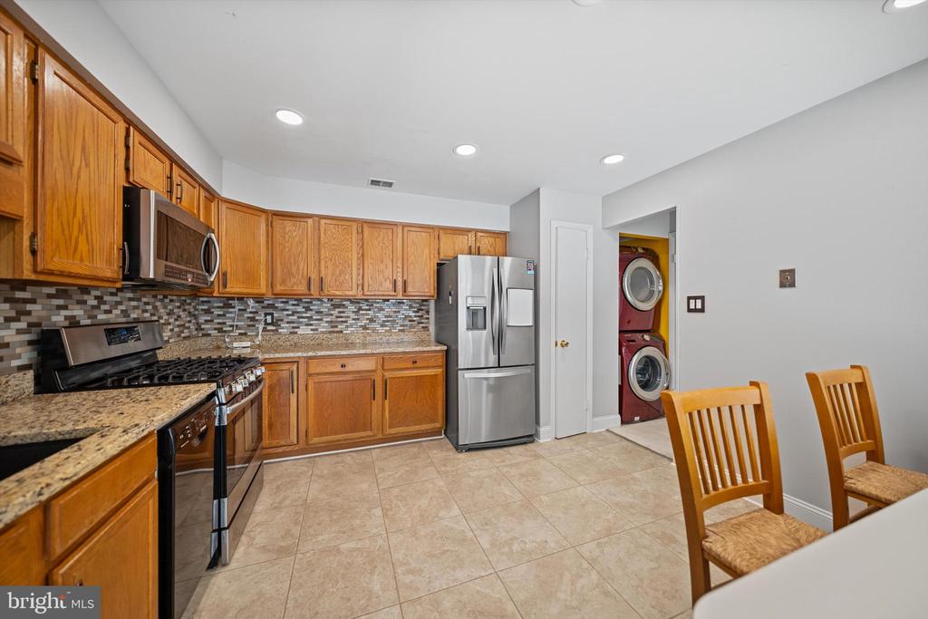 3895 STEPPES COURT Unit: 3895B