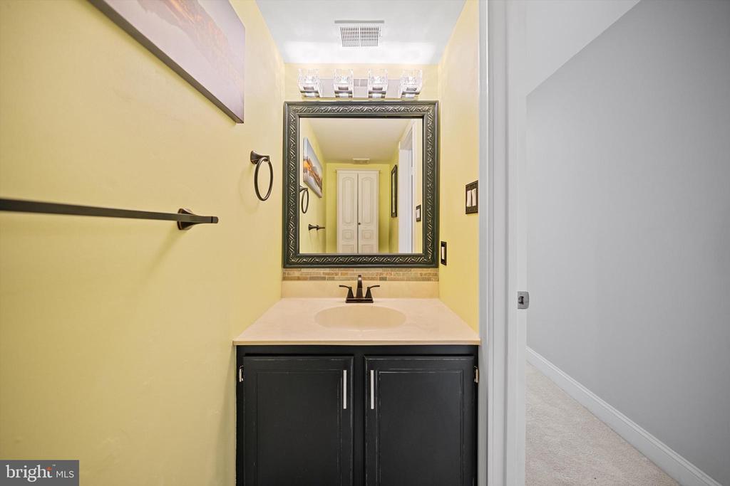 3895 STEPPES COURT Unit: 3895B