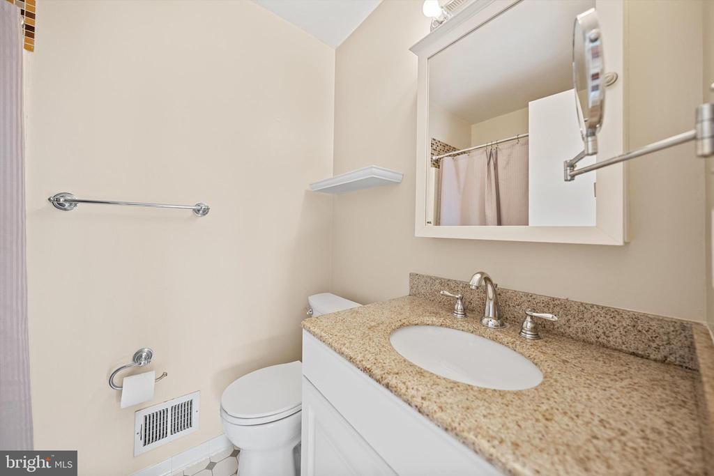 3895 STEPPES COURT Unit: 3895B