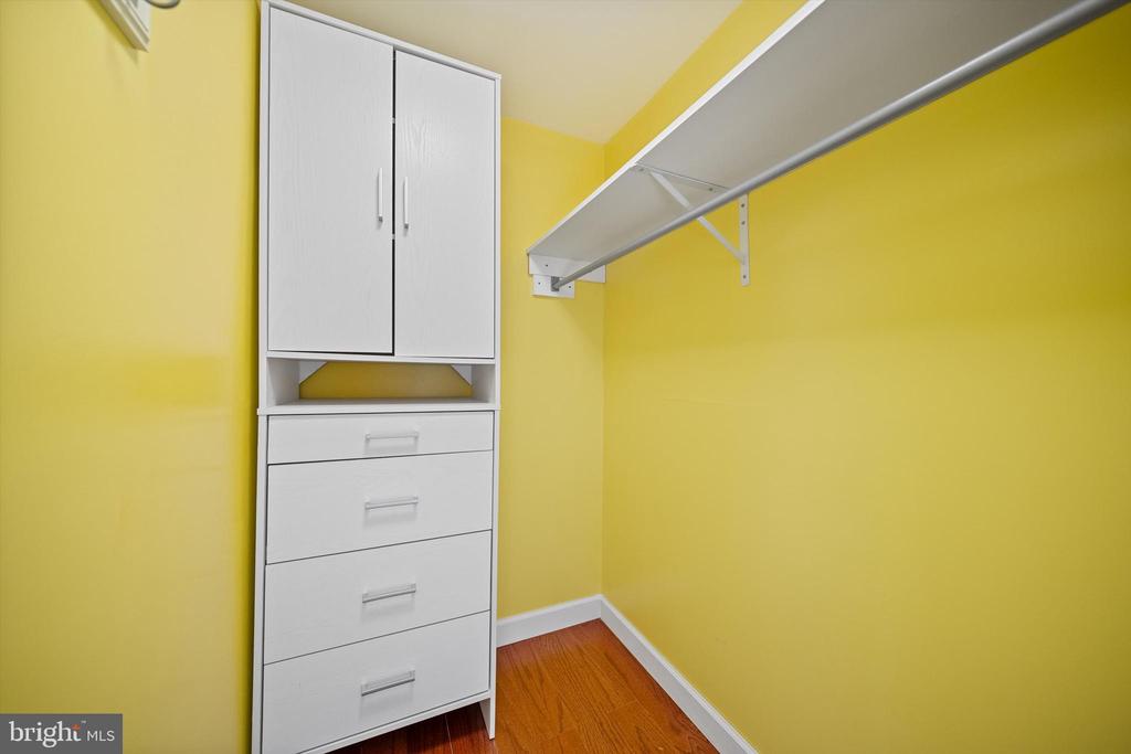 3895 STEPPES COURT Unit: 3895B