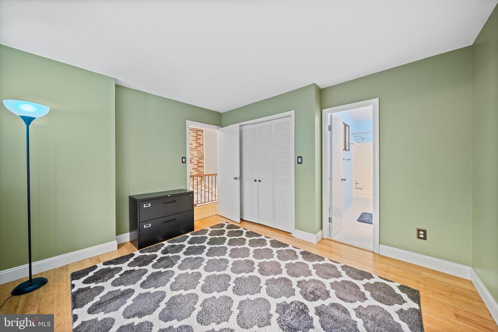 3895 STEPPES COURT Unit: 3895B