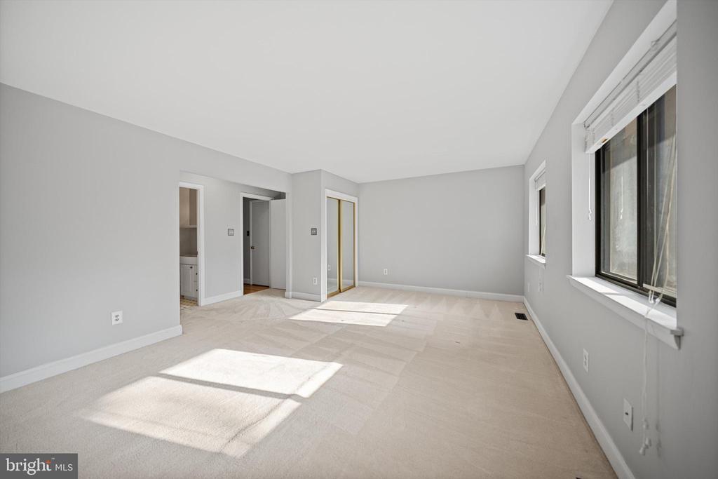 3895 STEPPES COURT Unit: 3895B