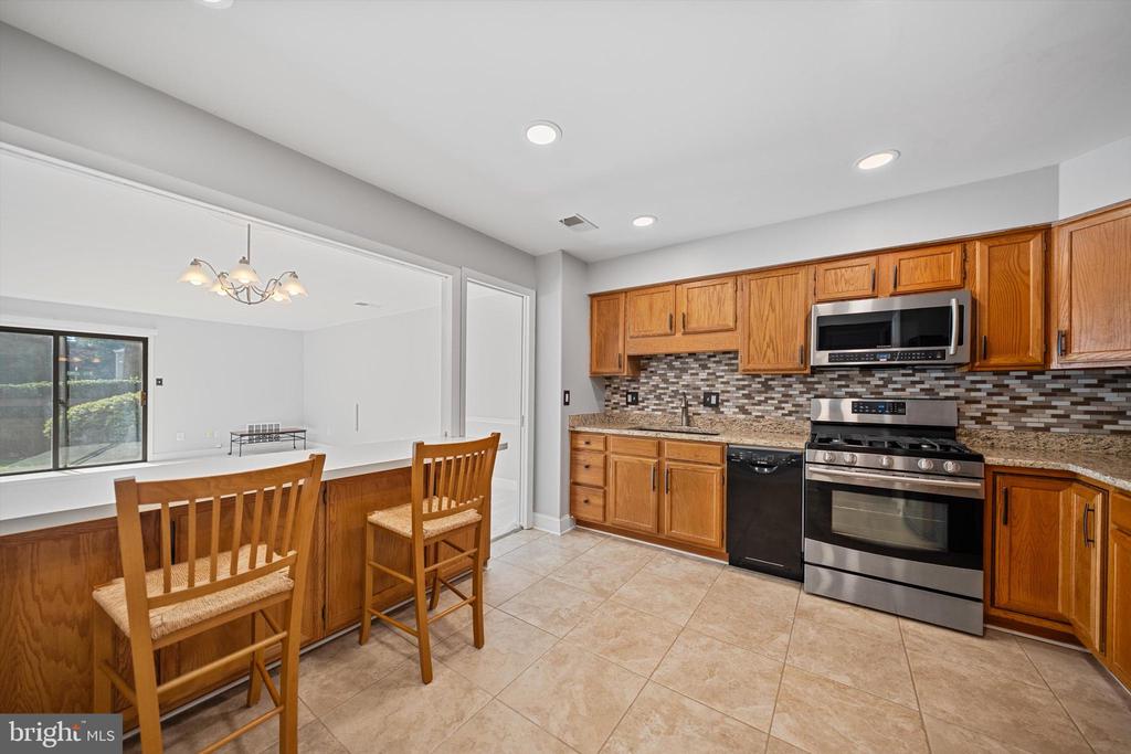 3895 STEPPES COURT Unit: 3895B