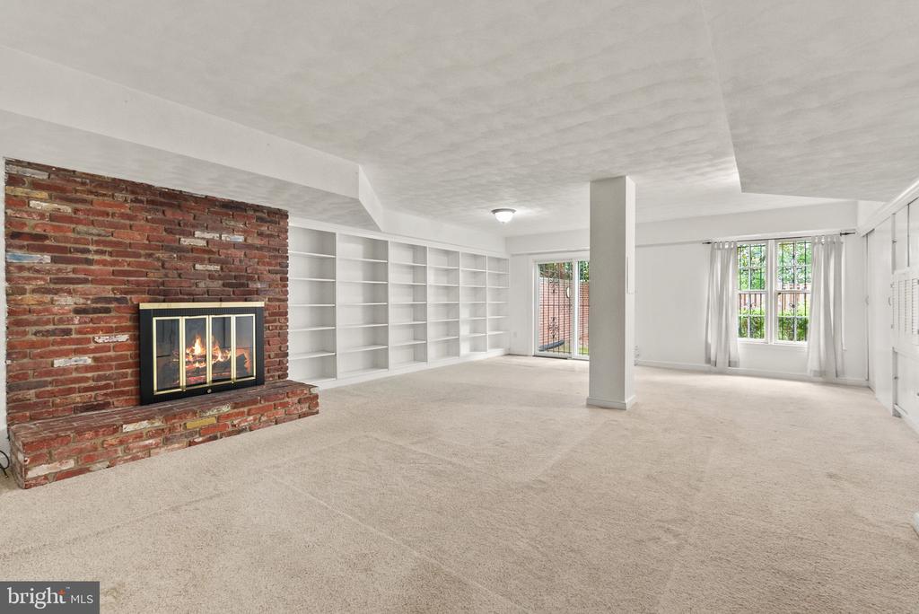 6321 BARRISTER PLACE