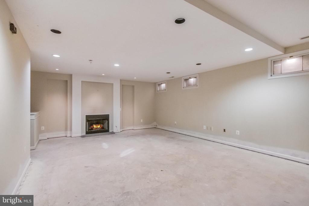 12111 WALNUT BRANCH ROAD
