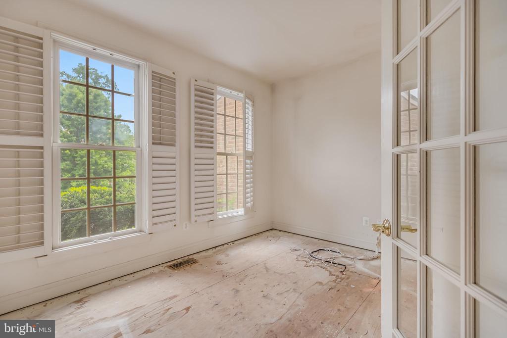 12111 WALNUT BRANCH ROAD
