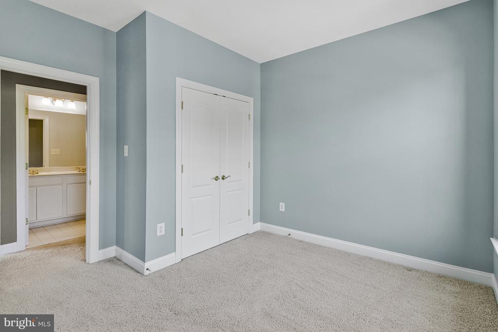 2339 BRITTANY PARC DRIVE