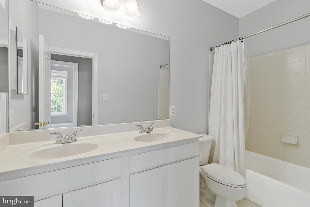 2339 BRITTANY PARC DRIVE