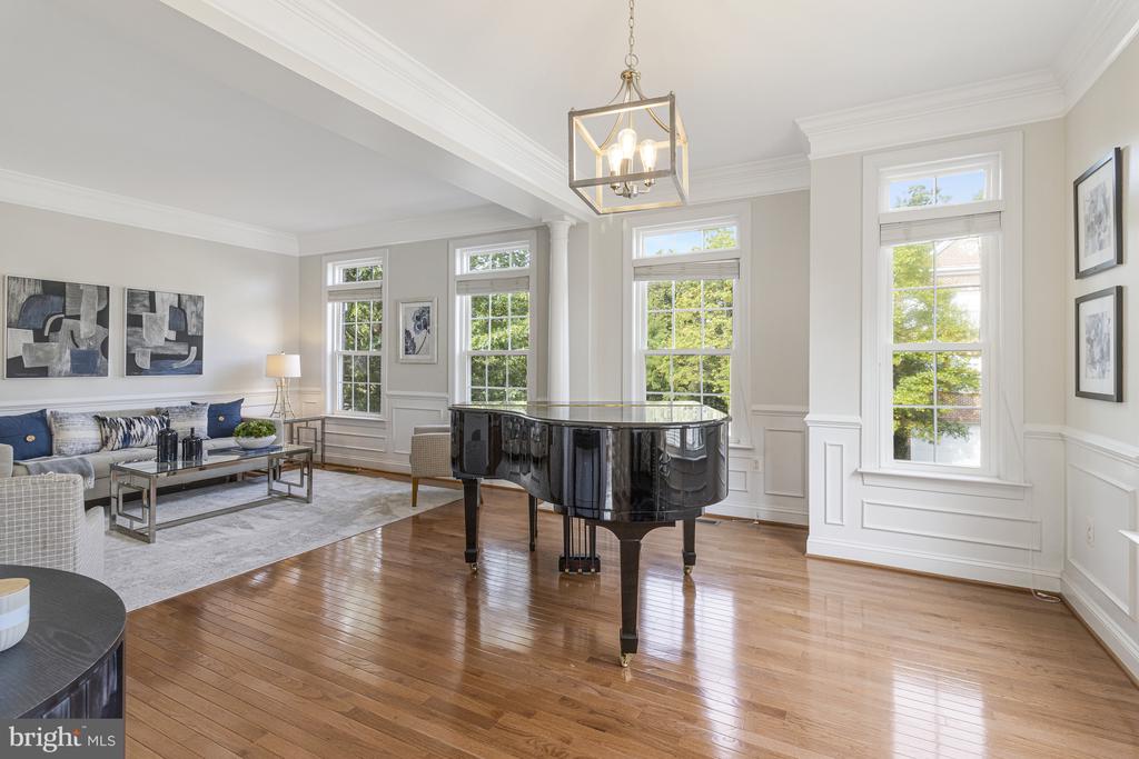 2339 BRITTANY PARC DRIVE