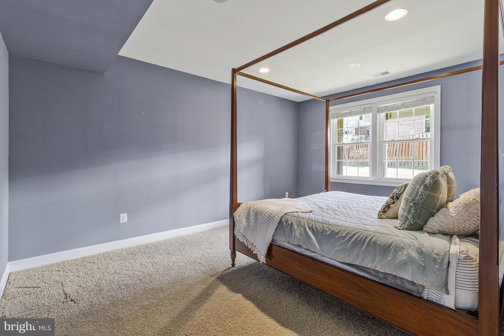 2339 BRITTANY PARC DRIVE