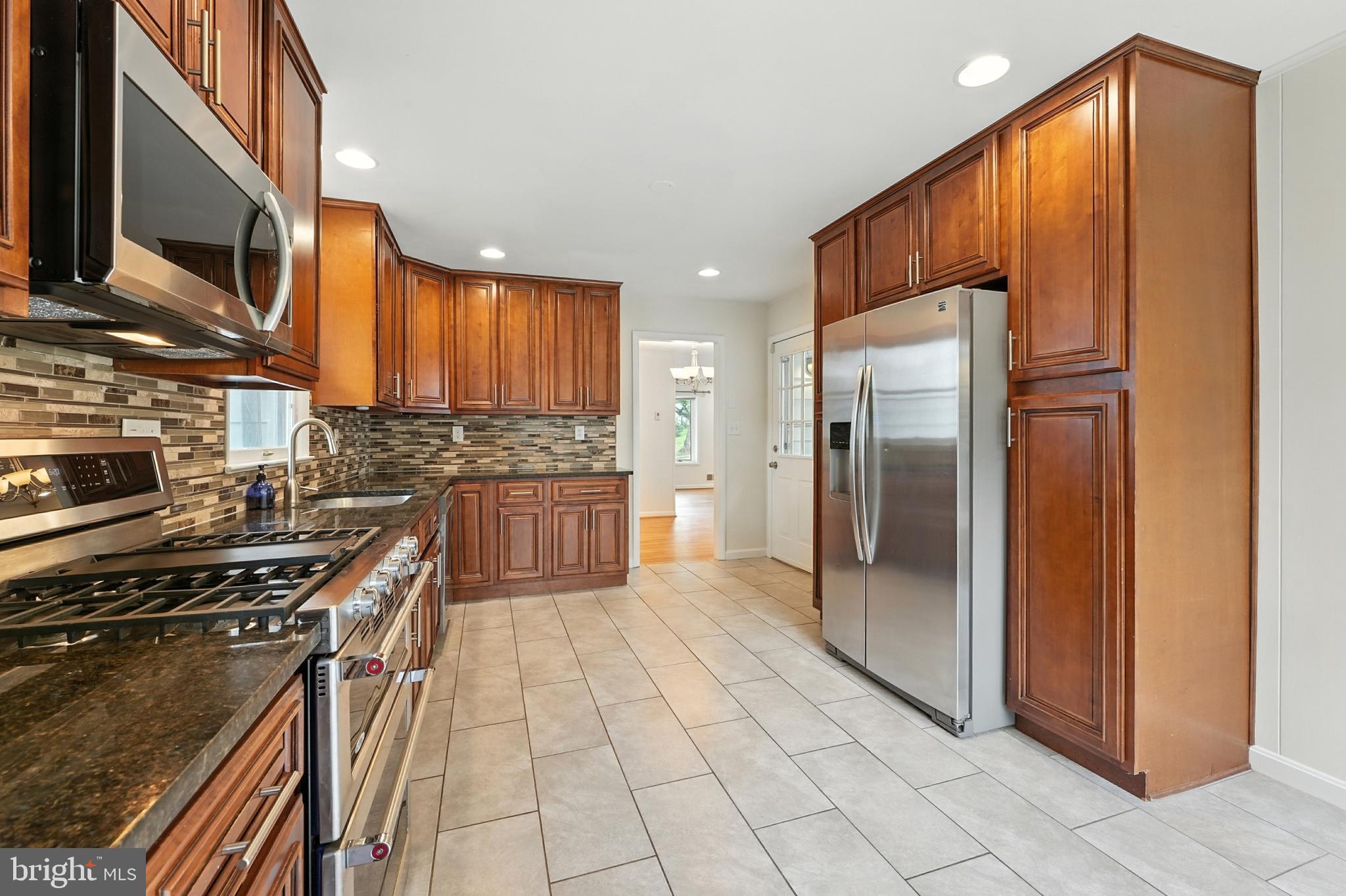 5011 ROSLYN ROAD