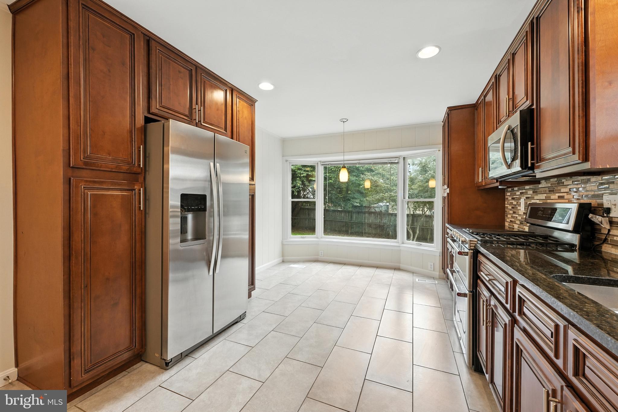 5011 ROSLYN ROAD