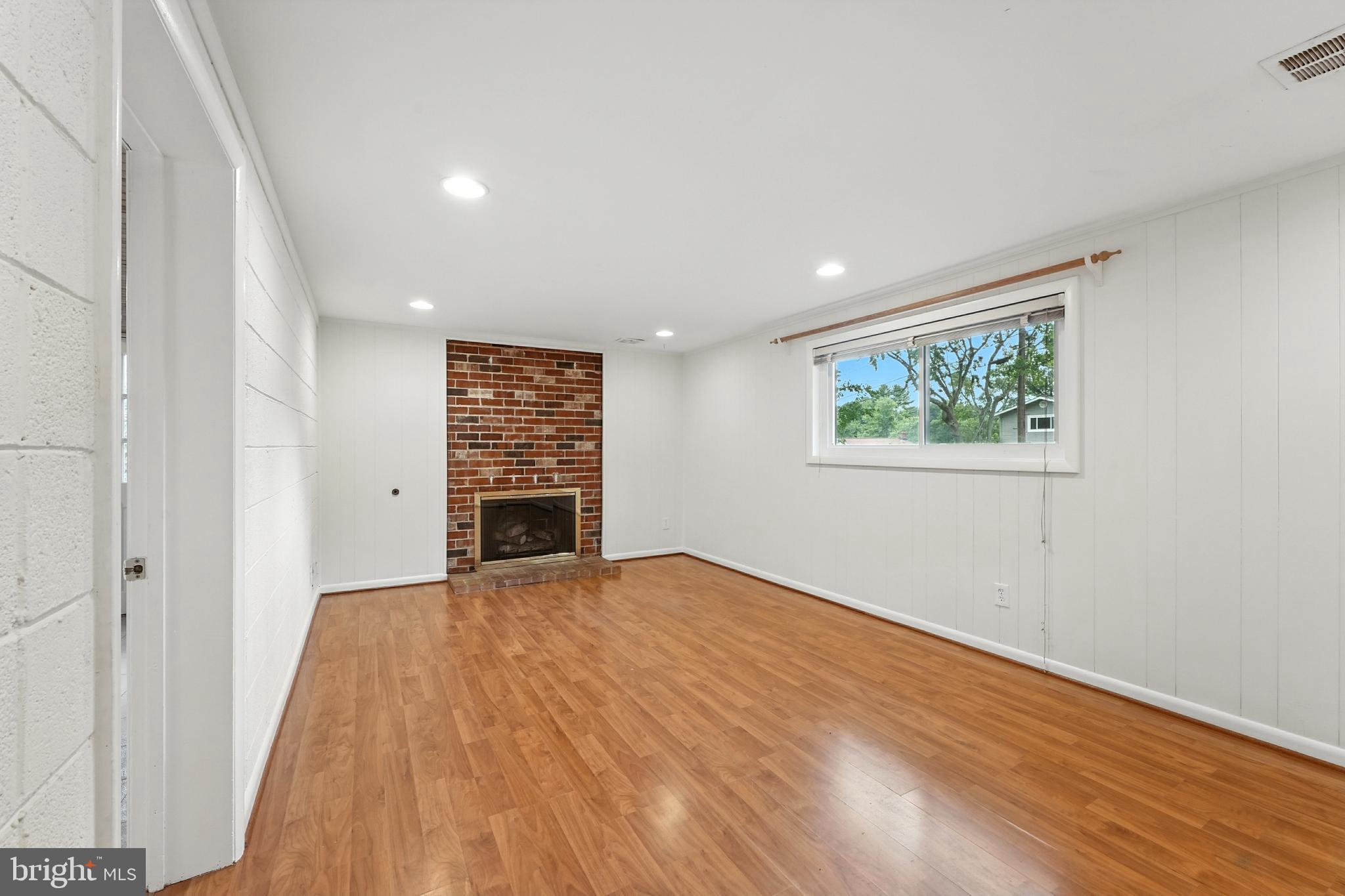 5011 ROSLYN ROAD