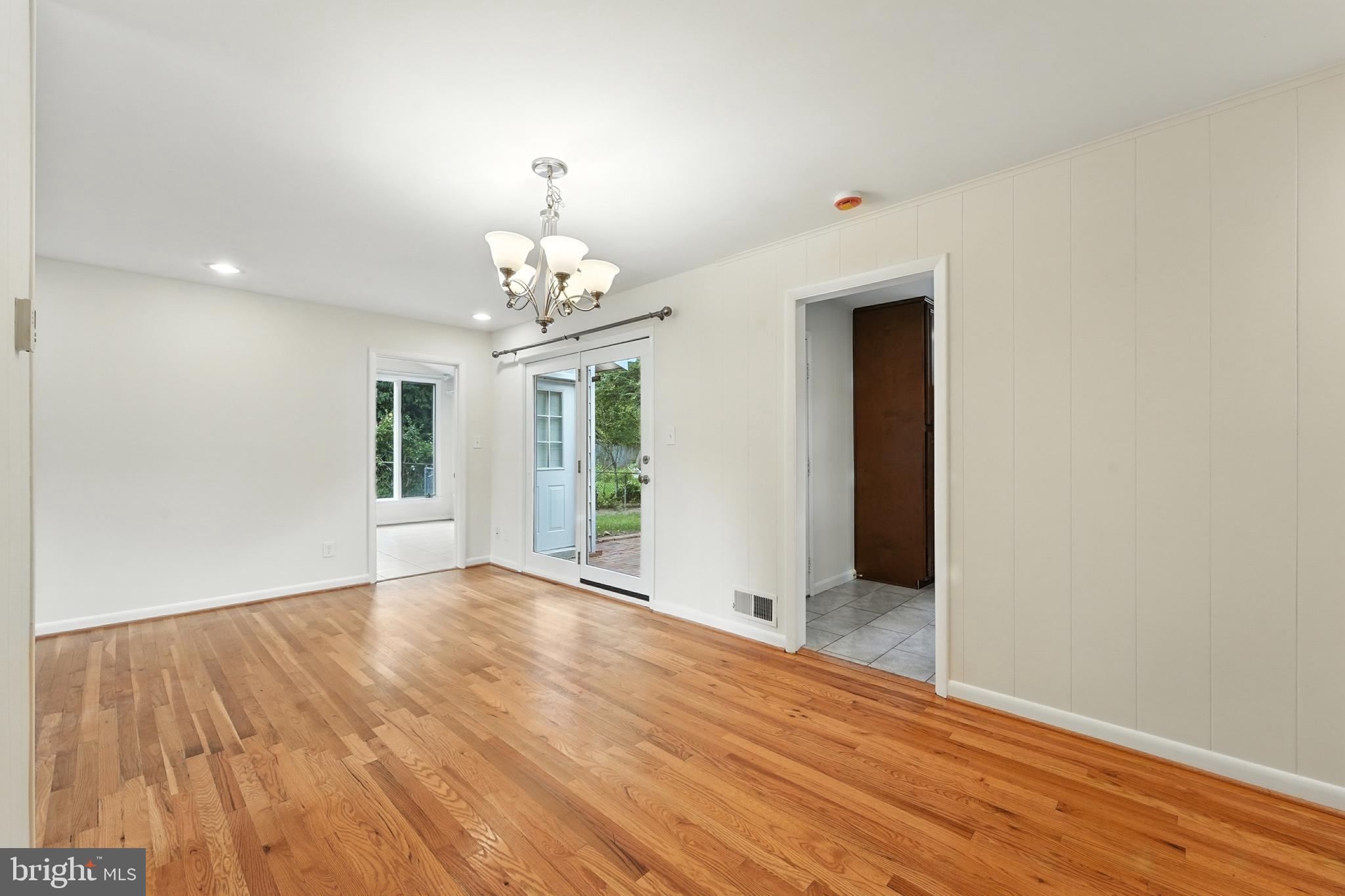 5011 ROSLYN ROAD