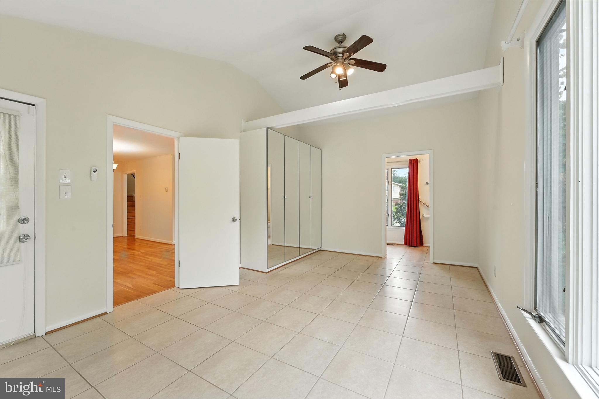 5011 ROSLYN ROAD