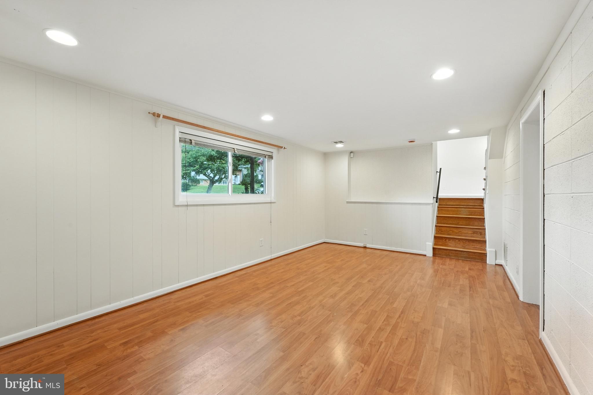 5011 ROSLYN ROAD