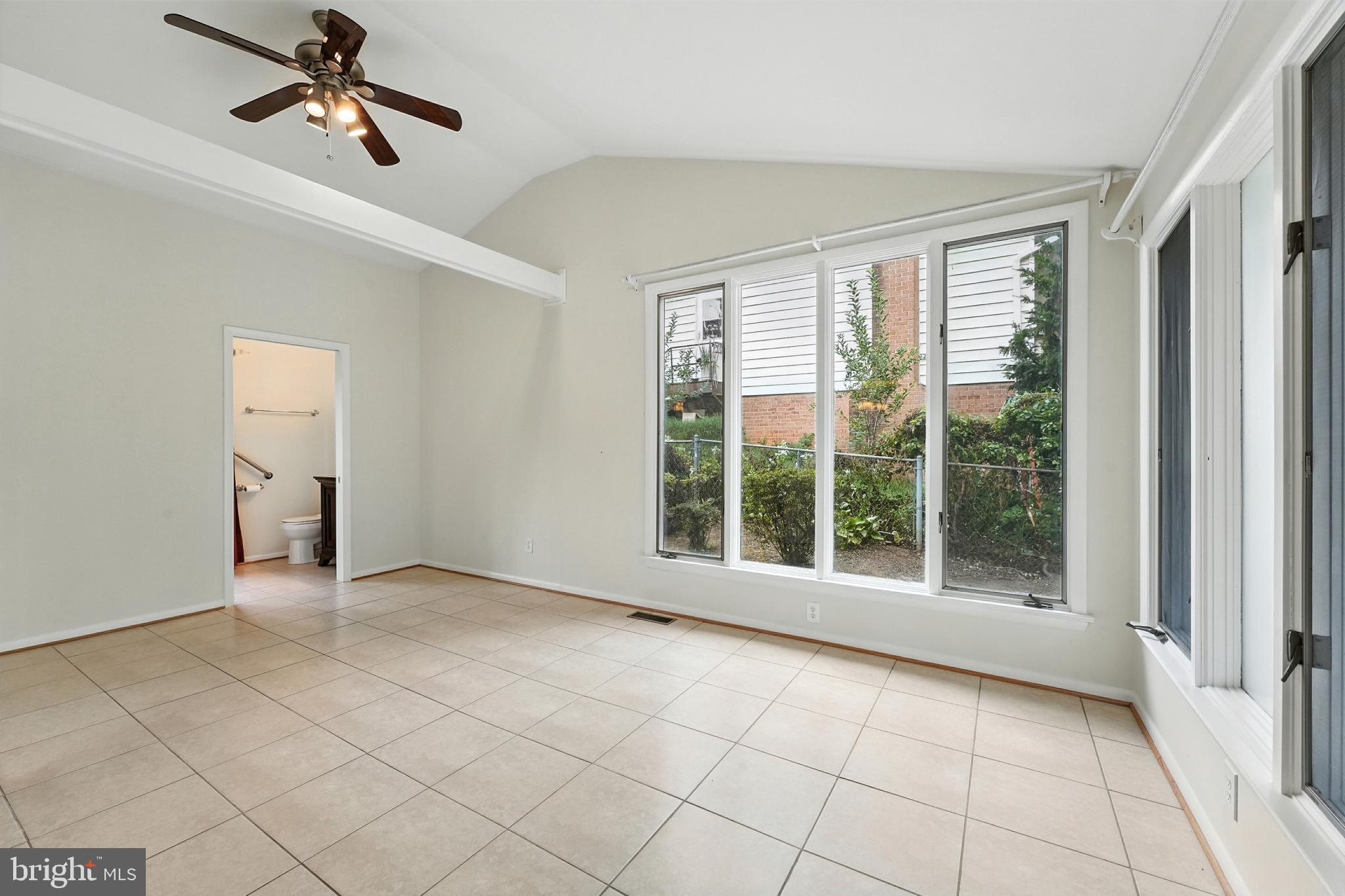5011 ROSLYN ROAD