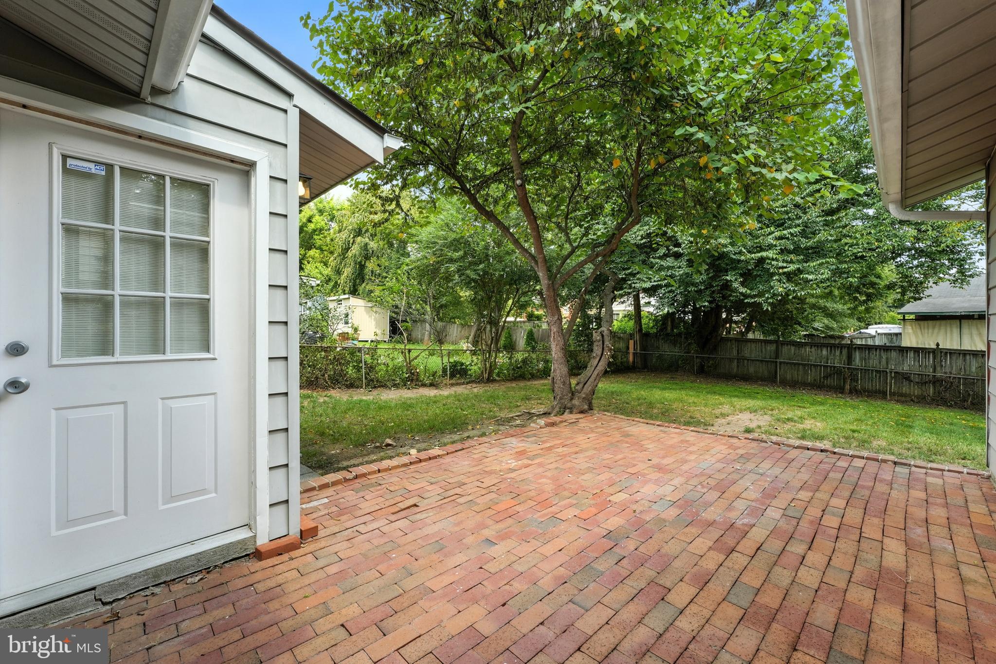 5011 ROSLYN ROAD