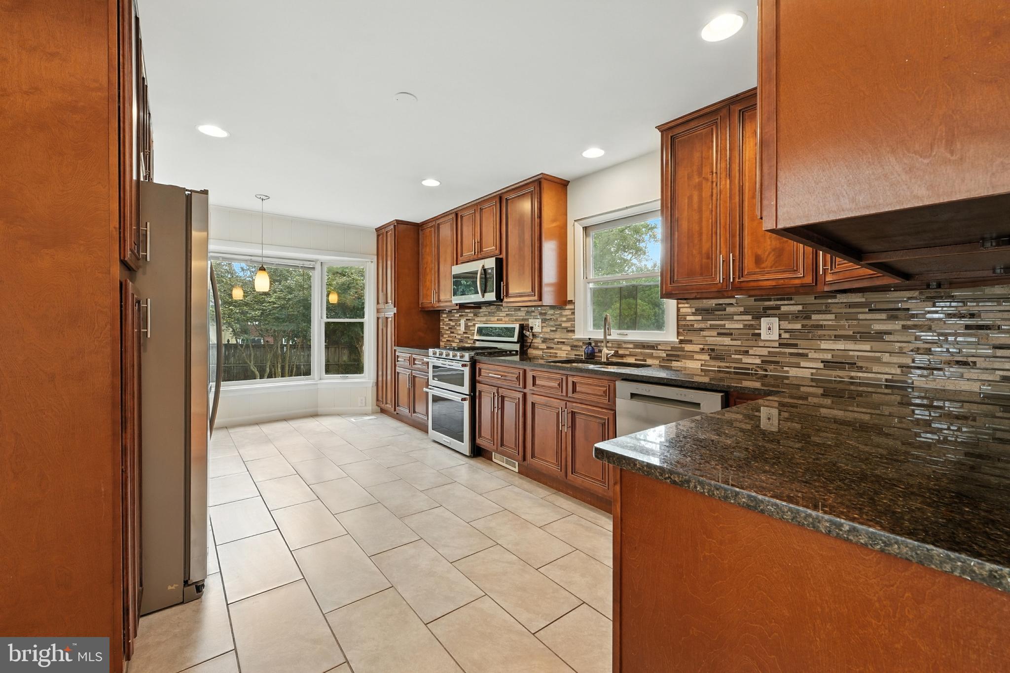 5011 ROSLYN ROAD