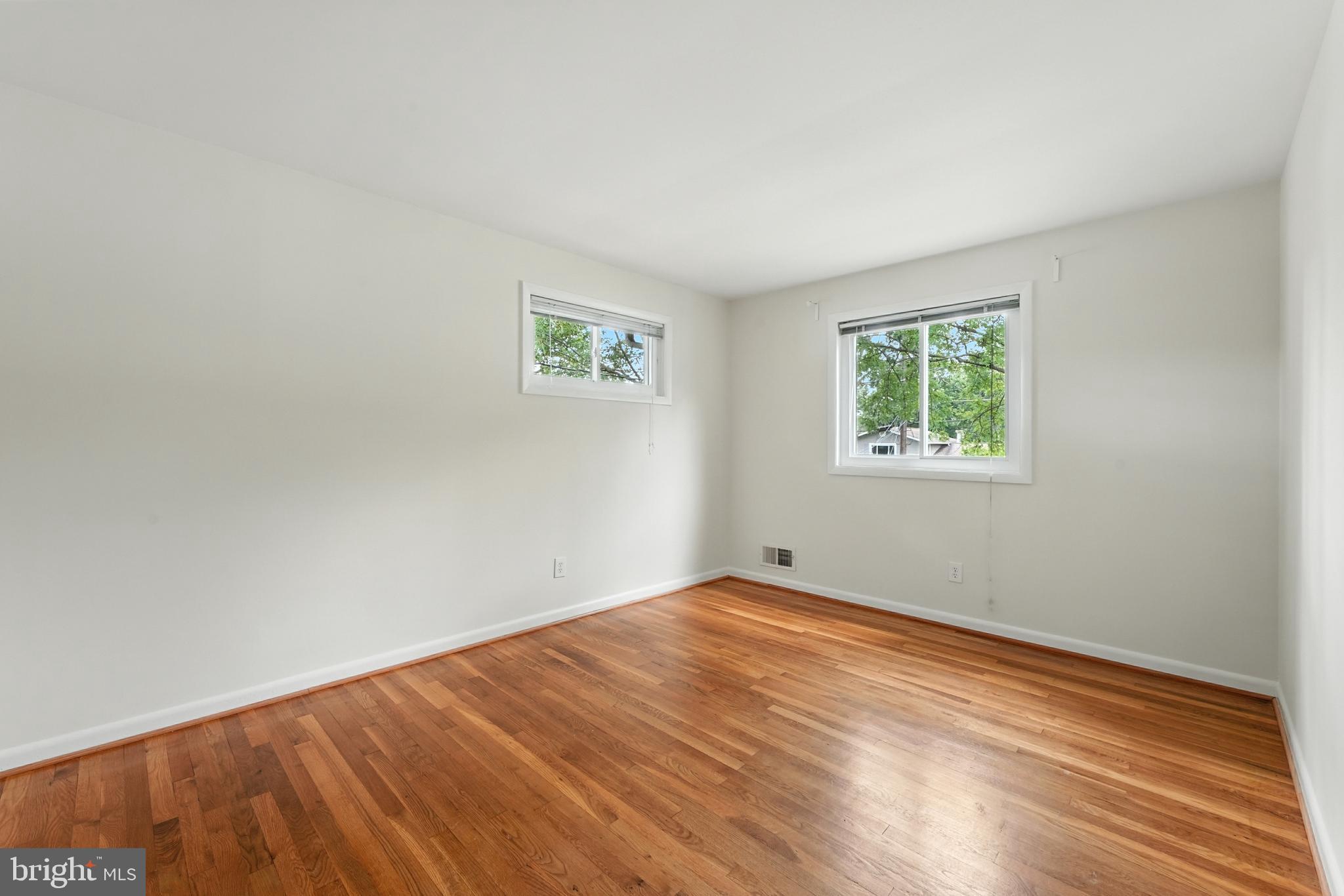 5011 ROSLYN ROAD