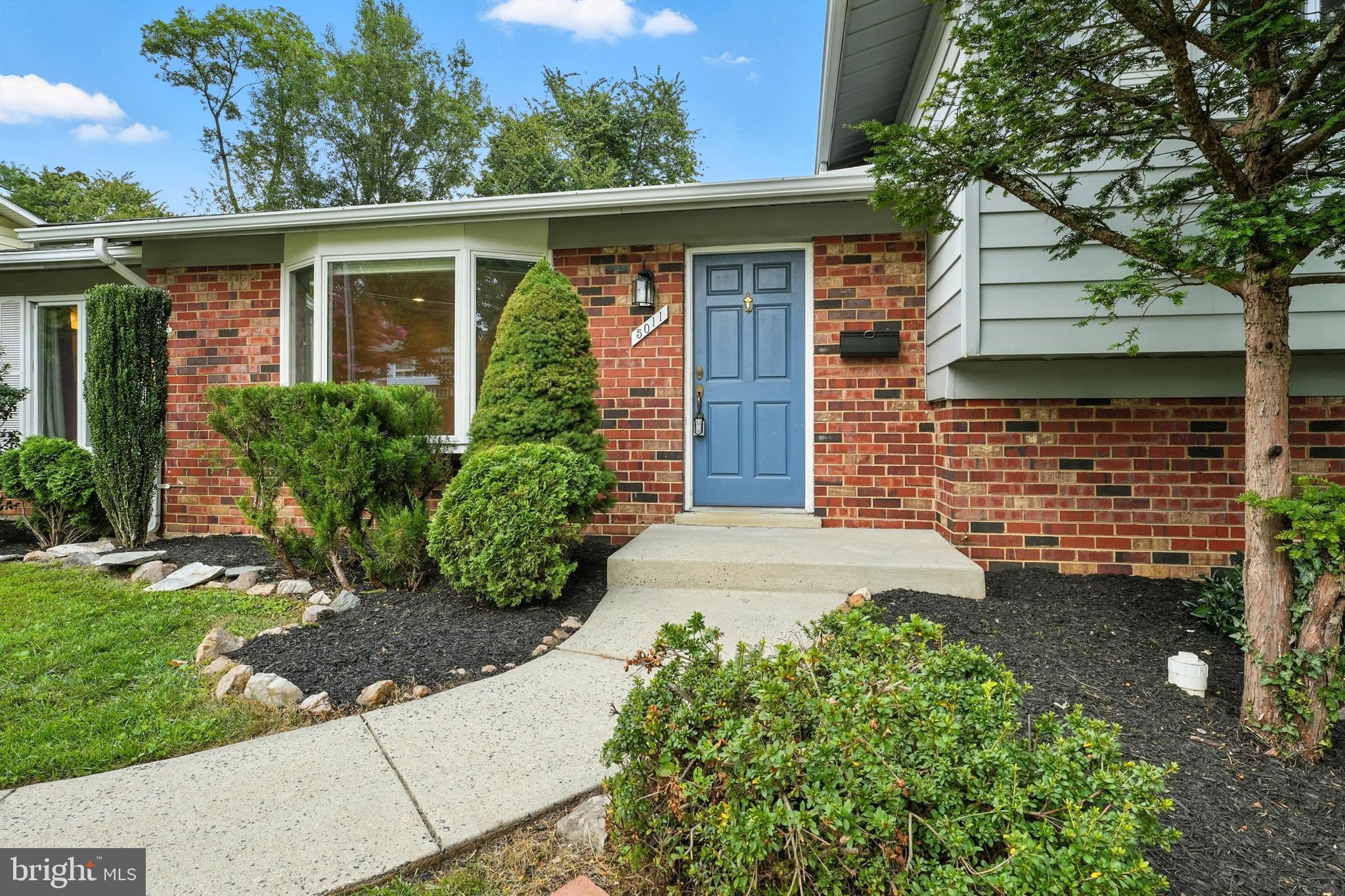 5011 ROSLYN ROAD