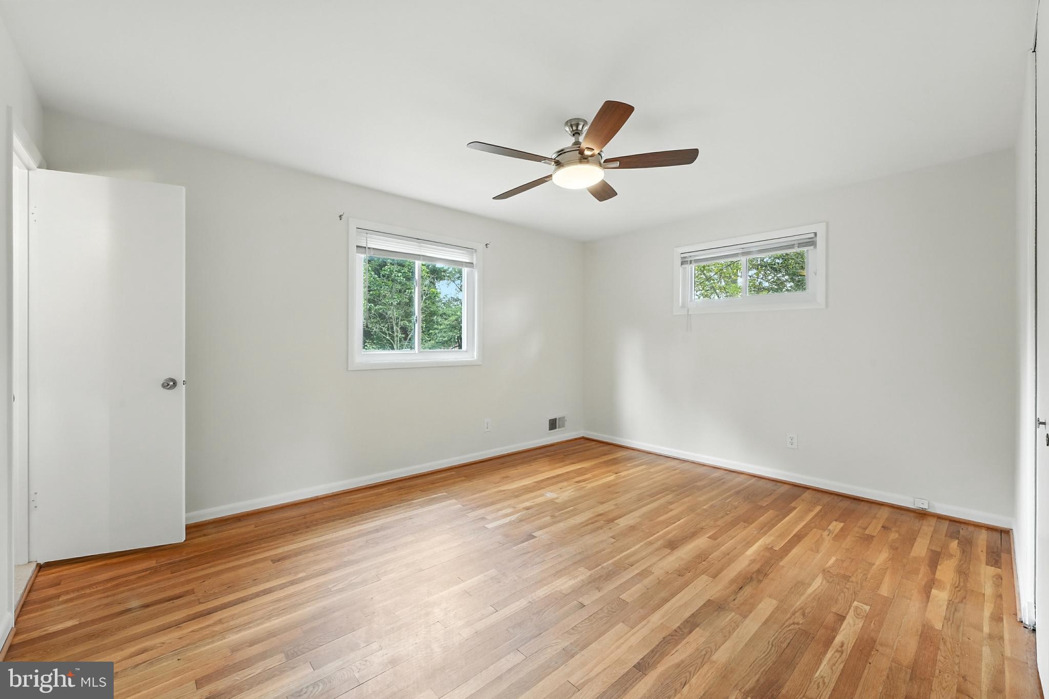 5011 ROSLYN ROAD