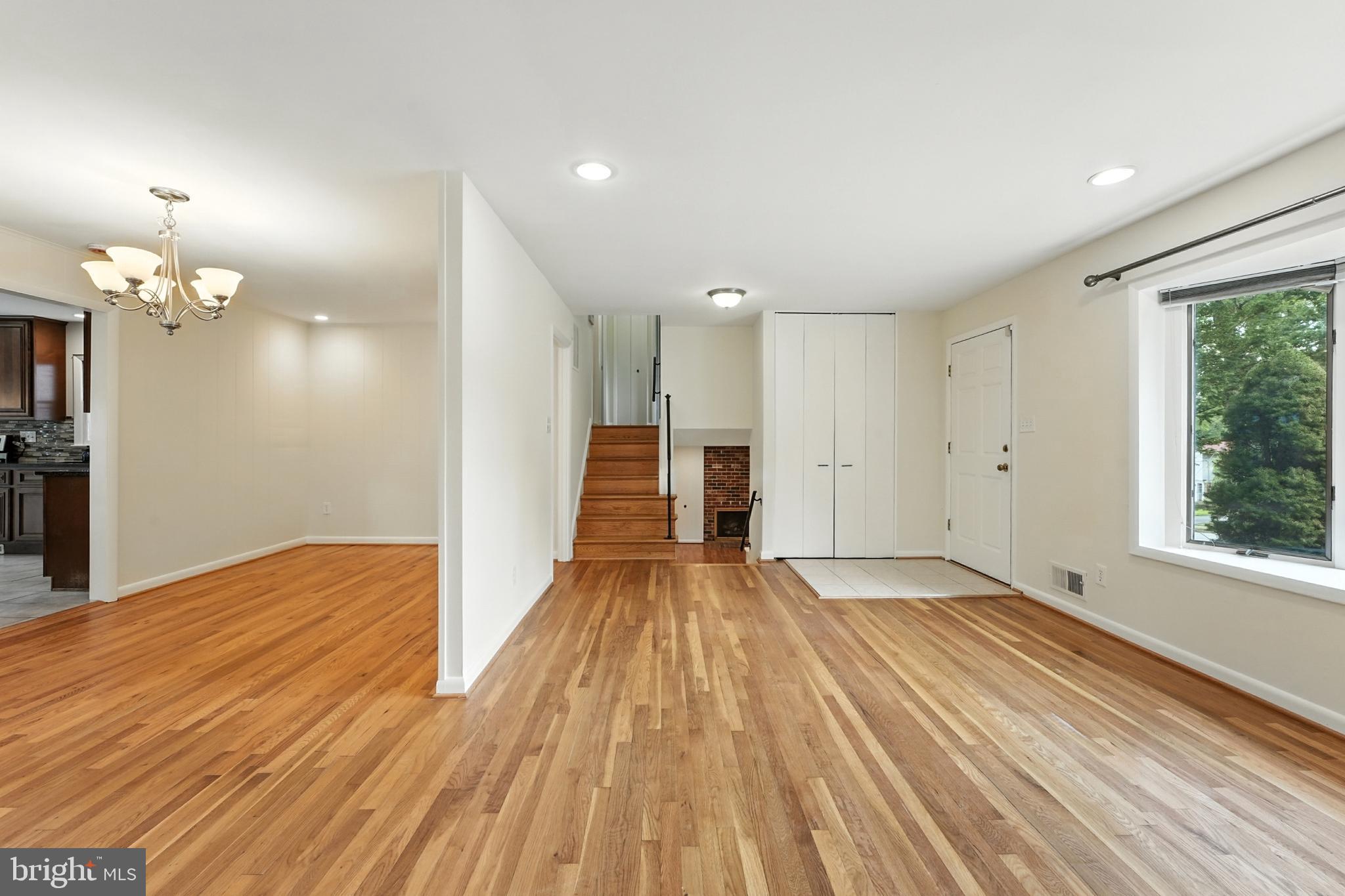 5011 ROSLYN ROAD