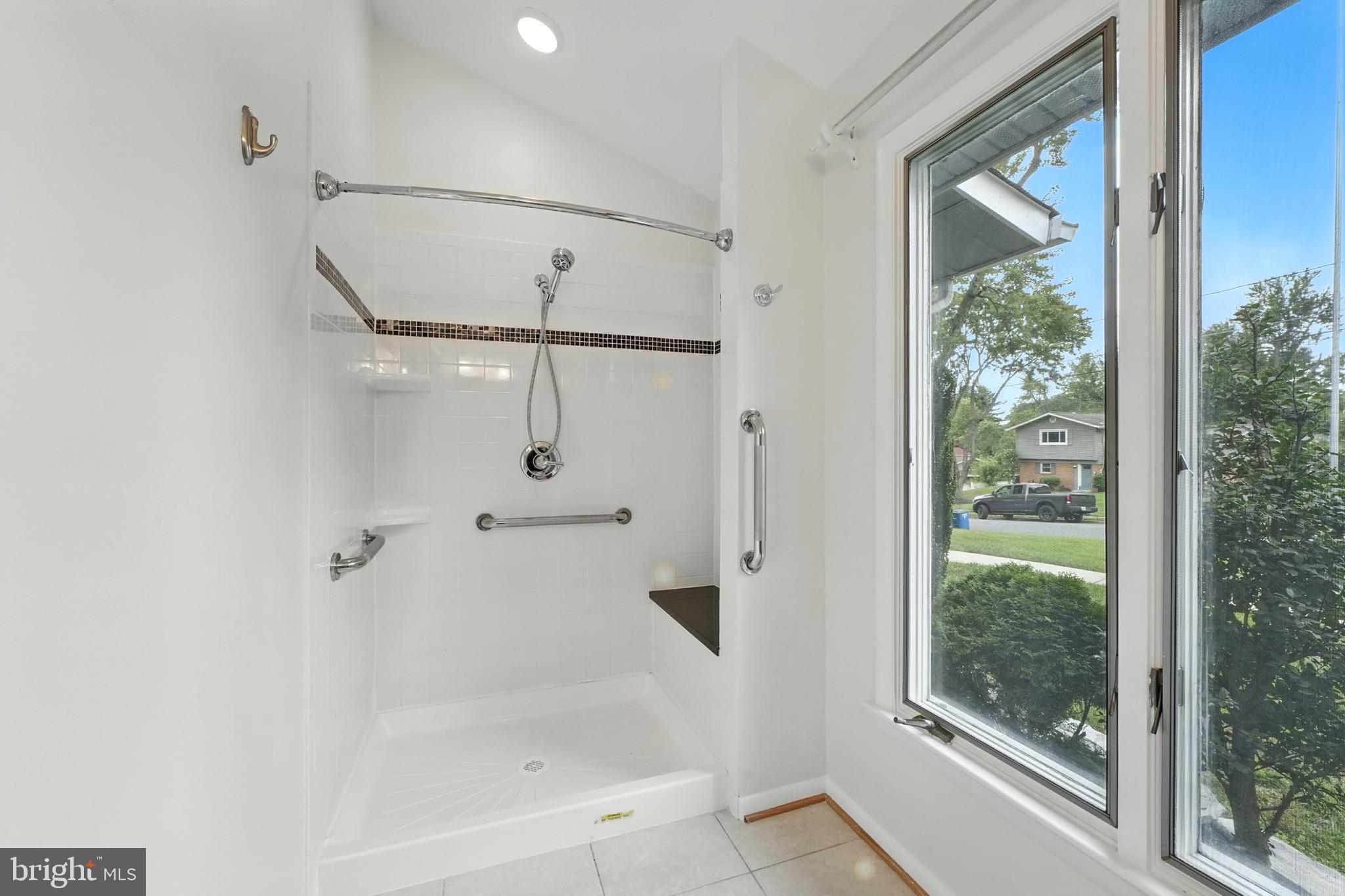 5011 ROSLYN ROAD