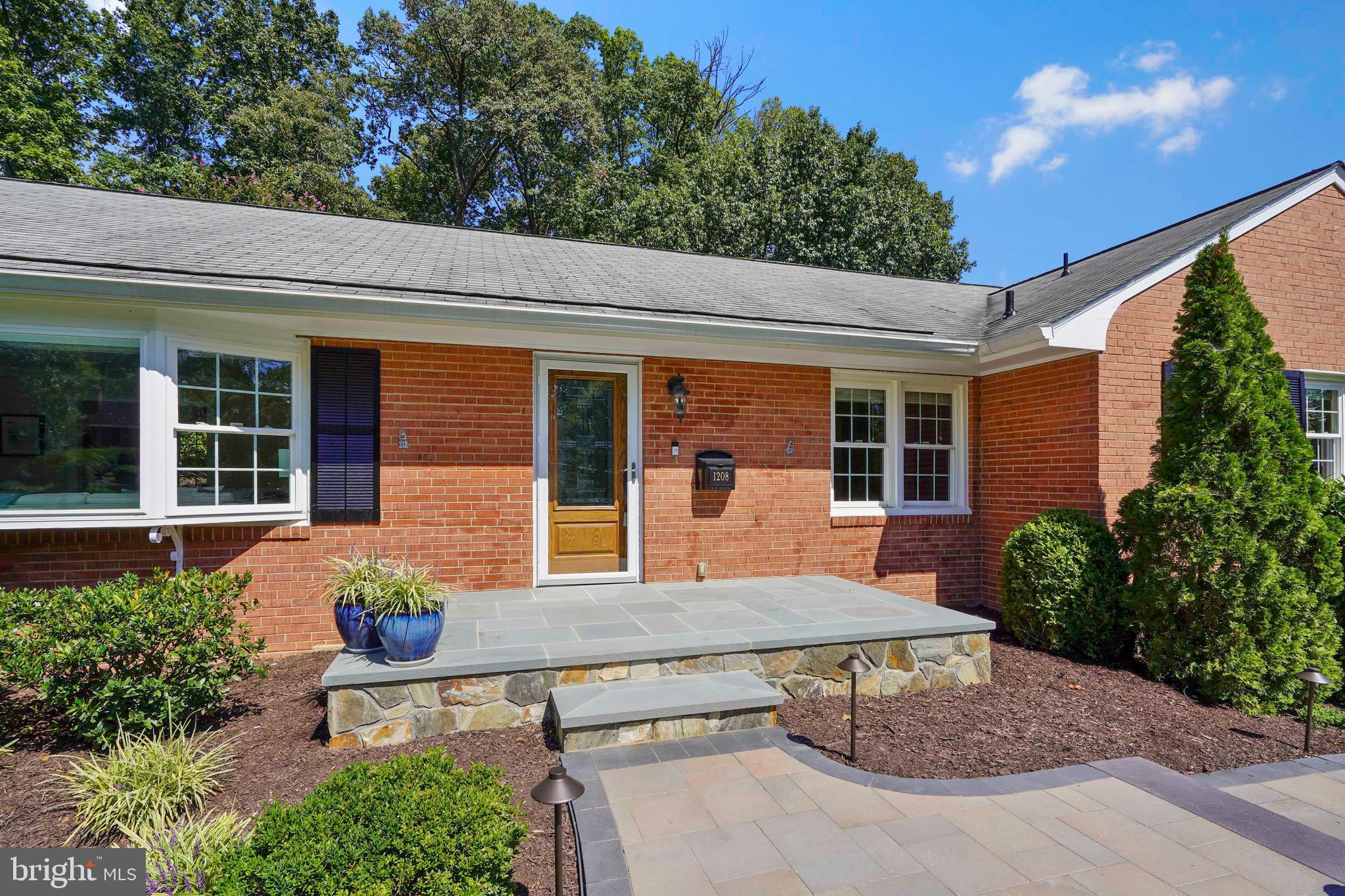 1208 HUNTLY PLACE