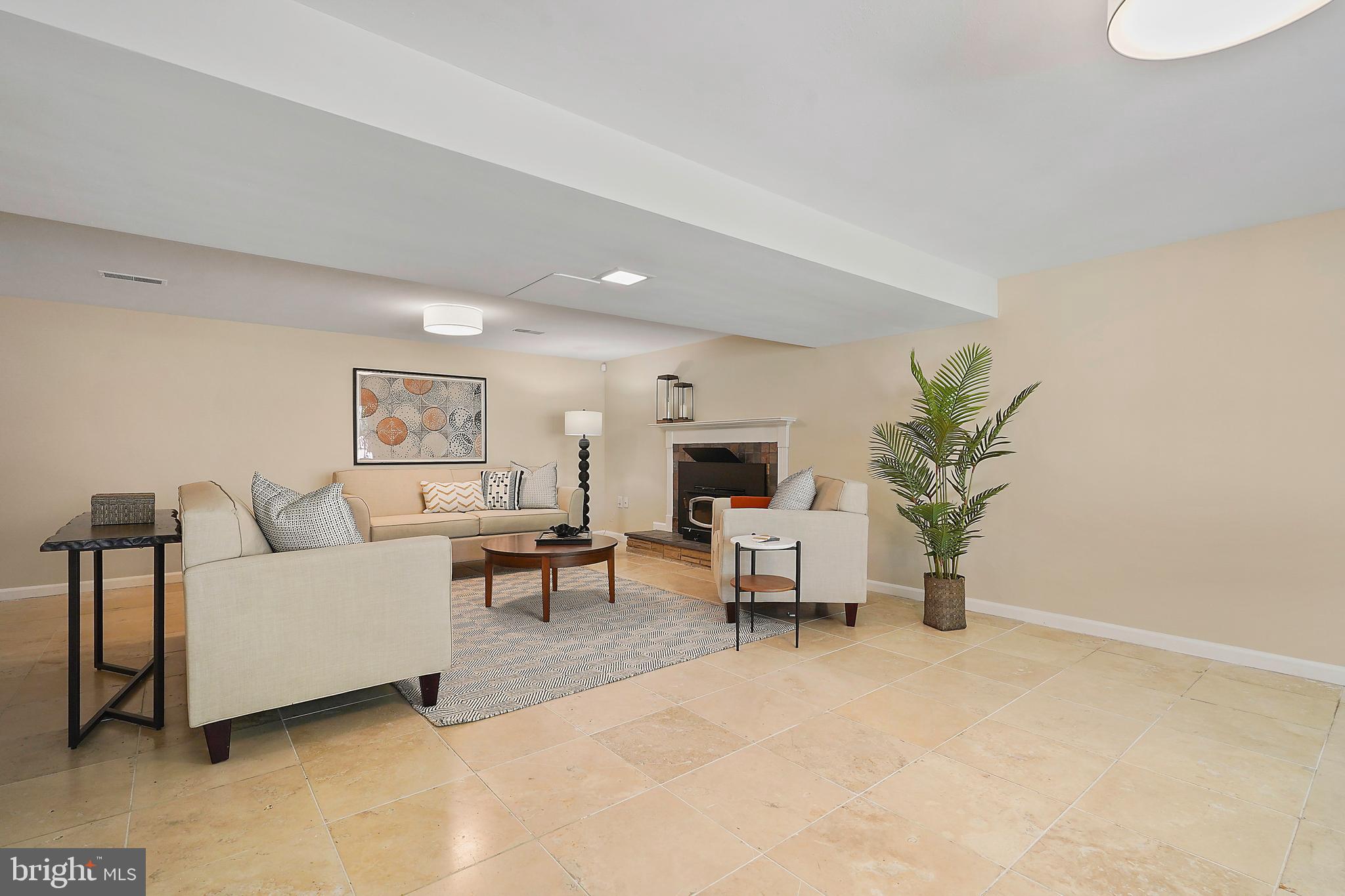 1208 HUNTLY PLACE