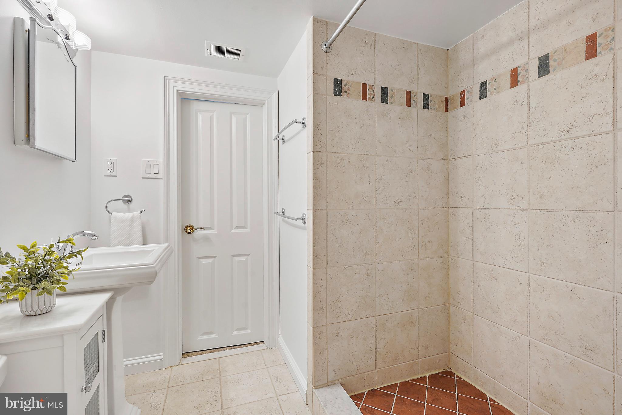 1208 HUNTLY PLACE