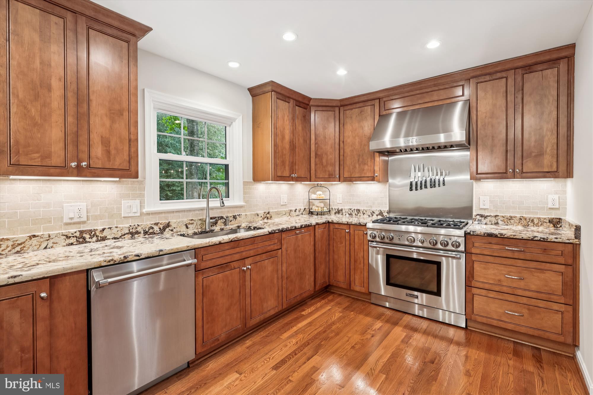 8221 CAPTAIN HAWKINS COURT