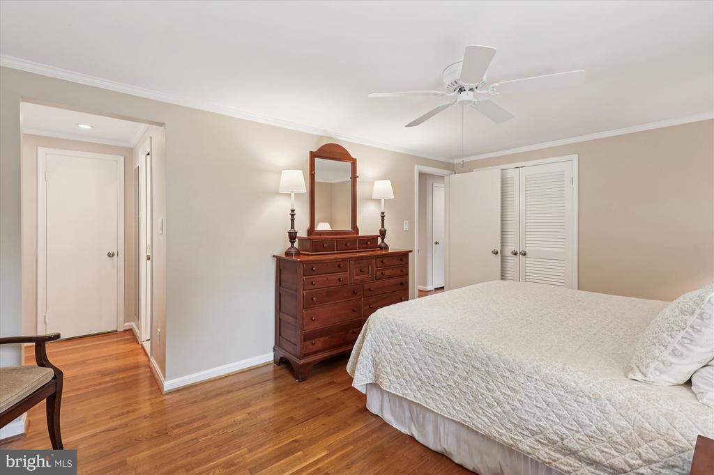 8221 CAPTAIN HAWKINS COURT