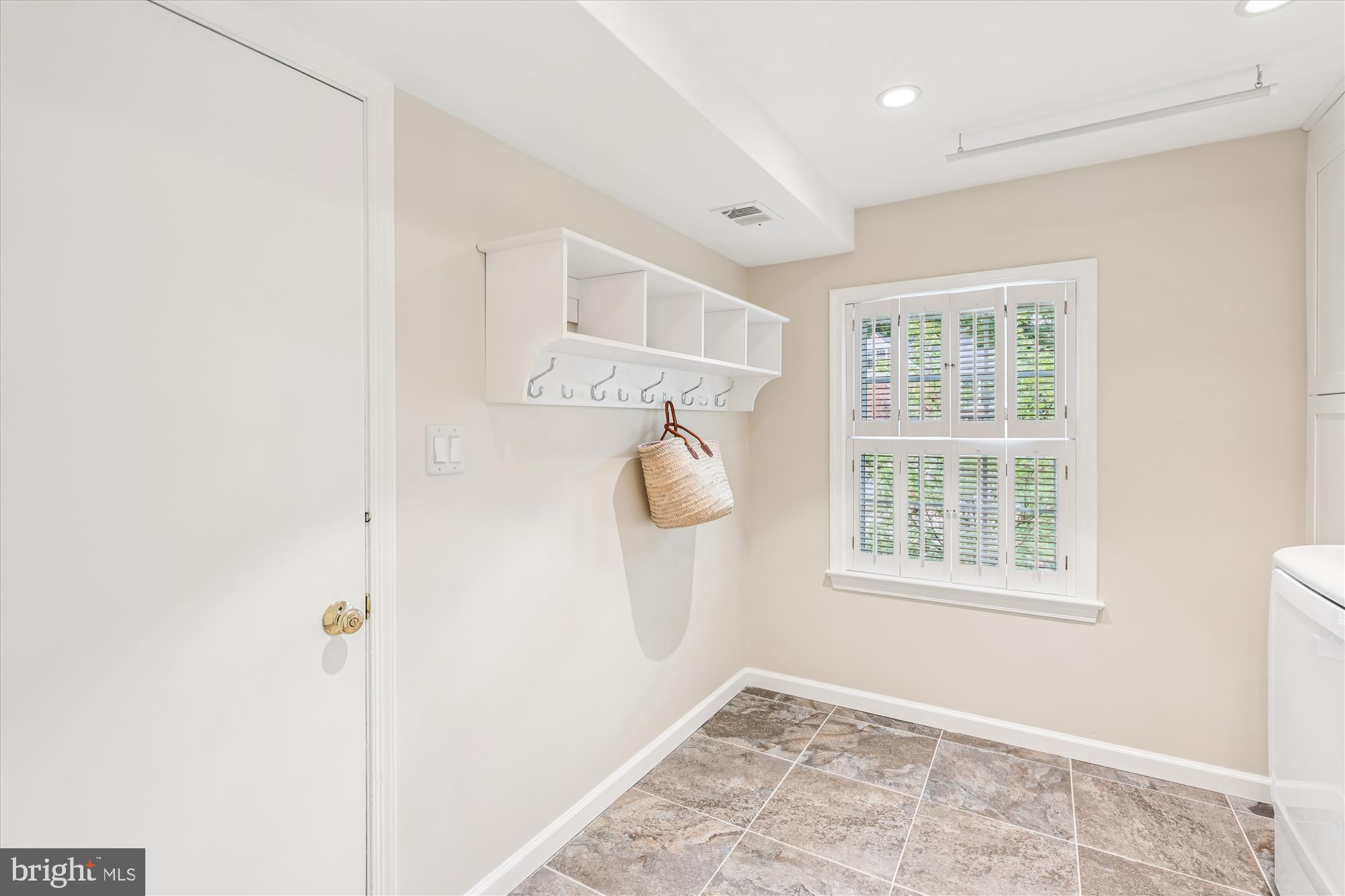 8221 CAPTAIN HAWKINS COURT