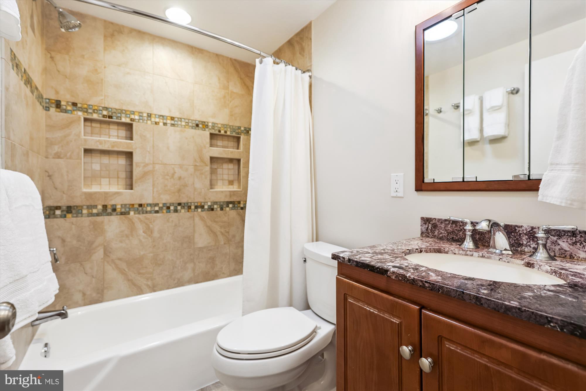 8221 CAPTAIN HAWKINS COURT
