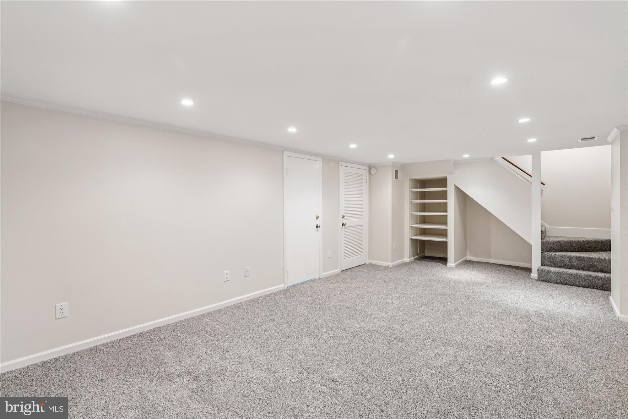 8221 CAPTAIN HAWKINS COURT