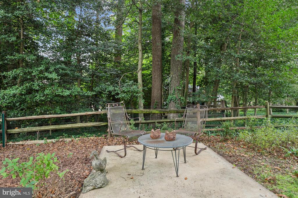8221 CAPTAIN HAWKINS COURT