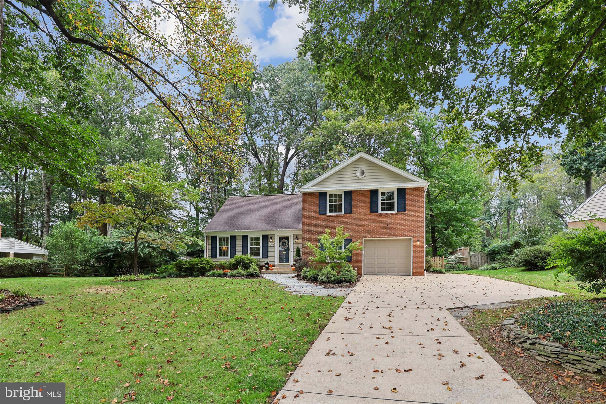 8221 CAPTAIN HAWKINS COURT
