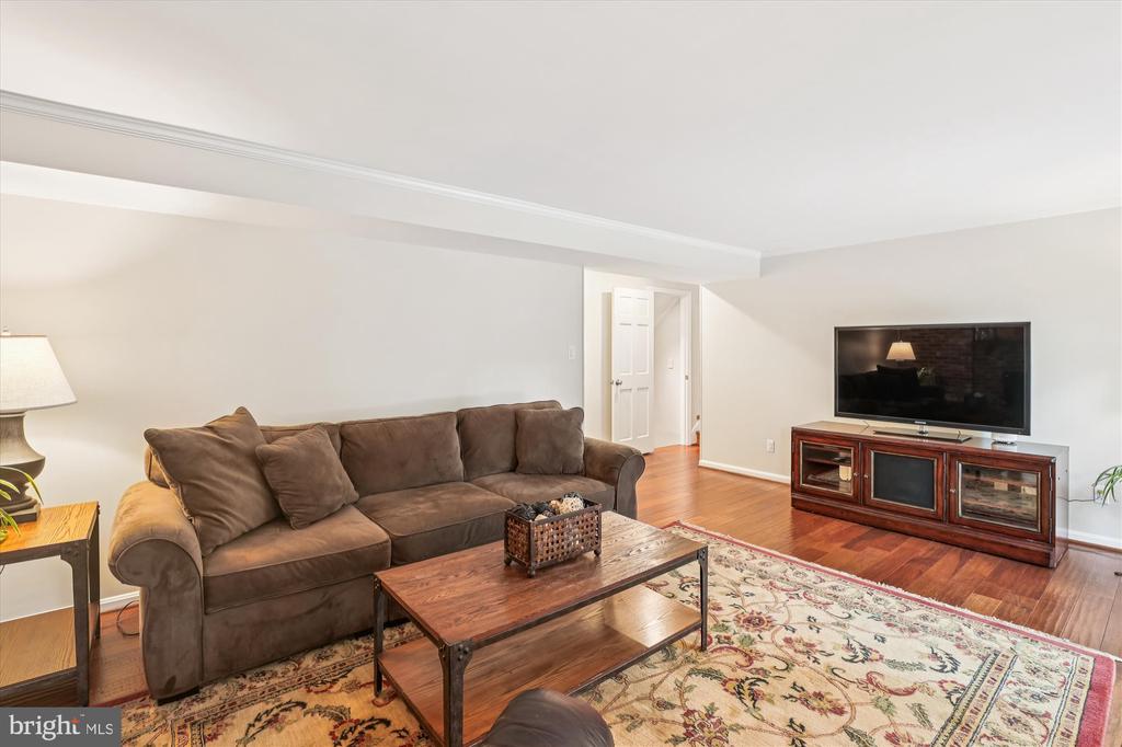 8221 CAPTAIN HAWKINS COURT