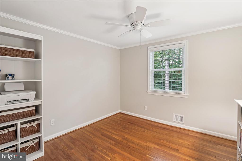 8221 CAPTAIN HAWKINS COURT