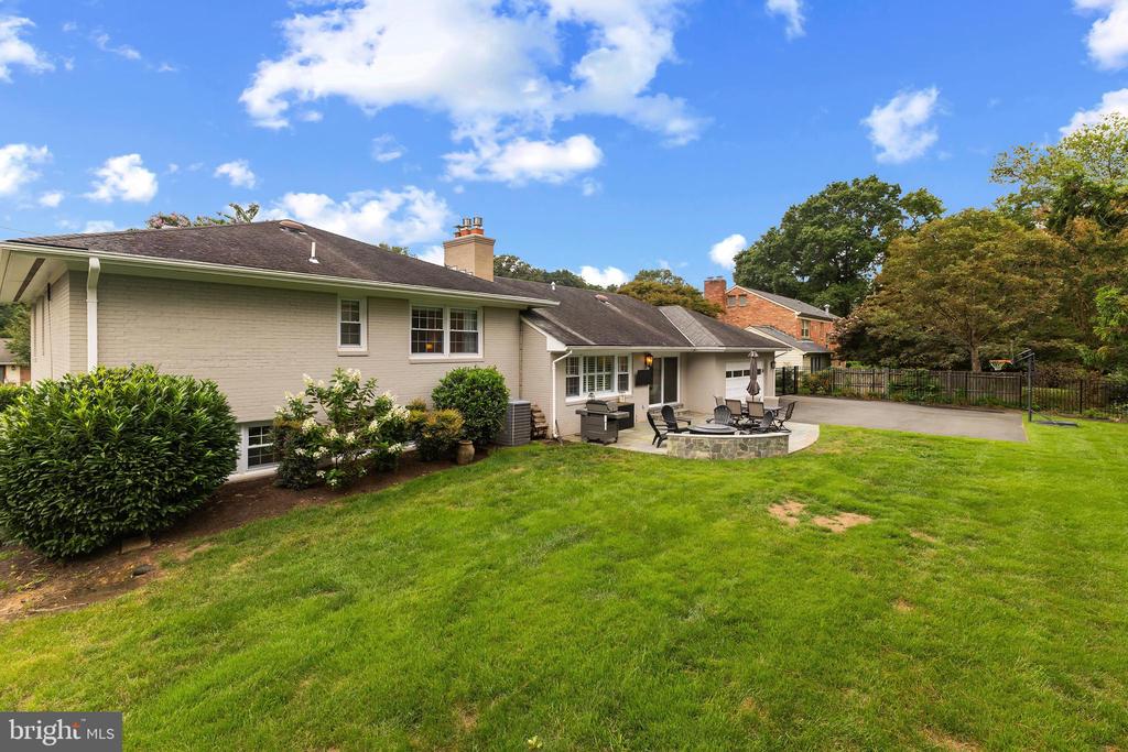 1214 BELLE VISTA DRIVE