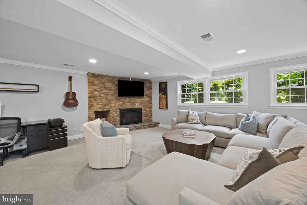 1214 BELLE VISTA DRIVE