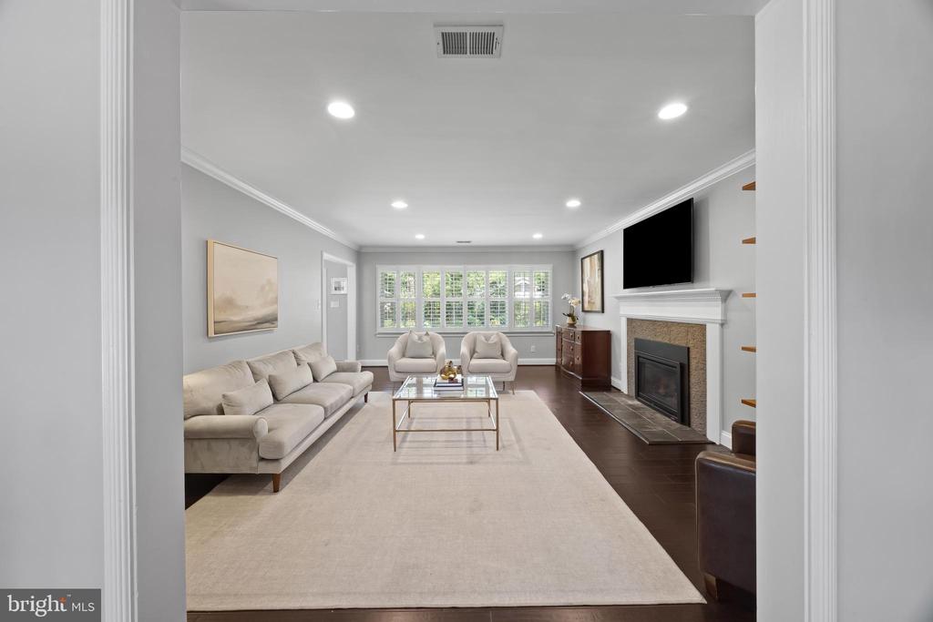1214 BELLE VISTA DRIVE