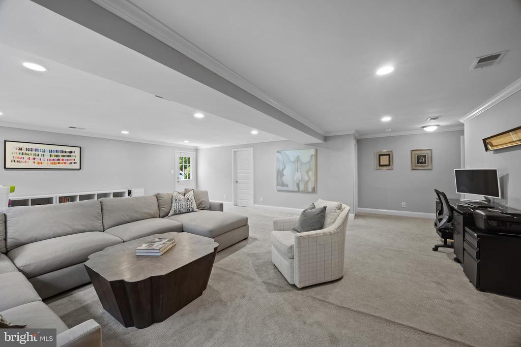 1214 BELLE VISTA DRIVE
