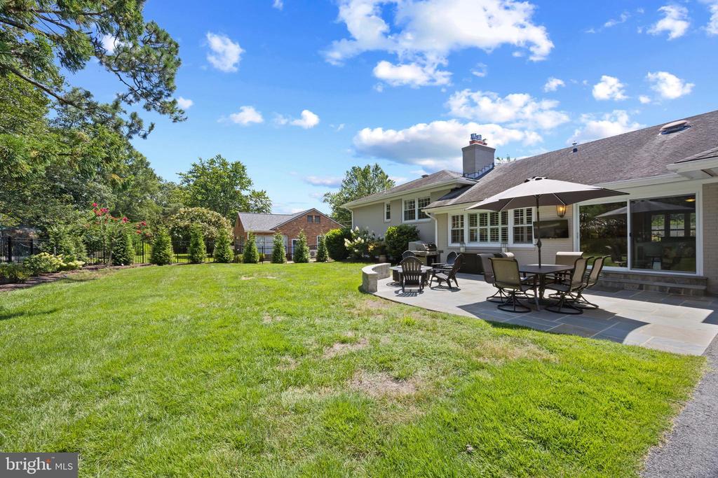 1214 BELLE VISTA DRIVE