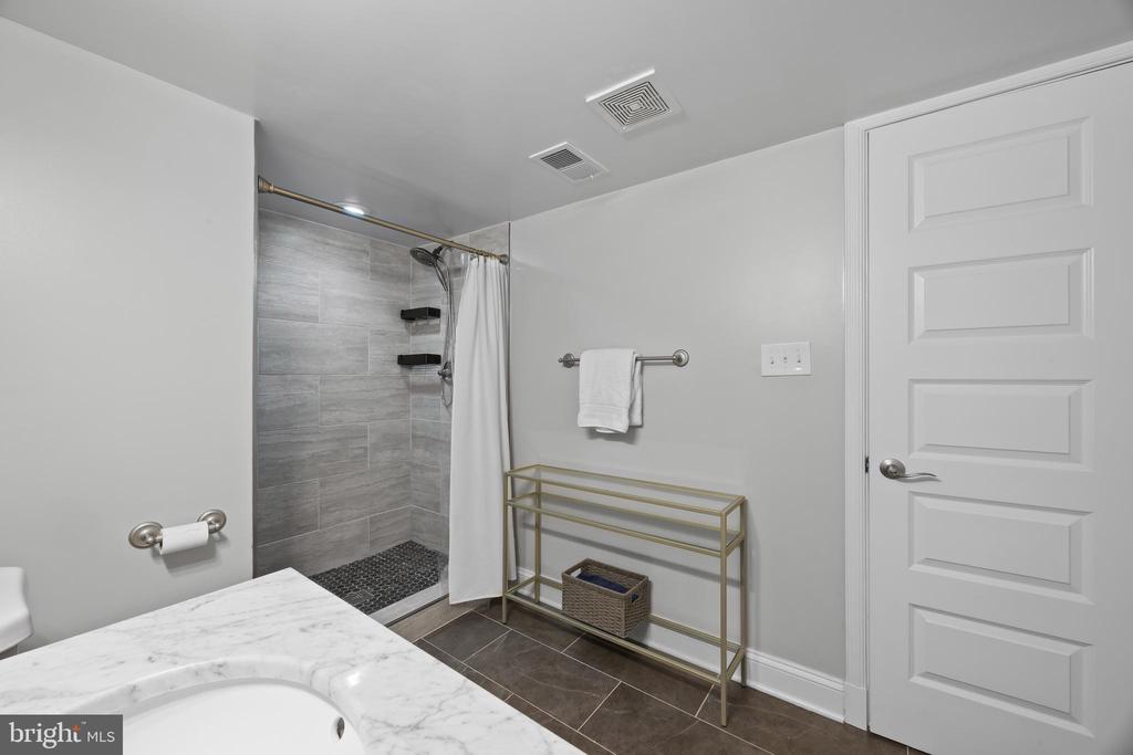 1214 BELLE VISTA DRIVE